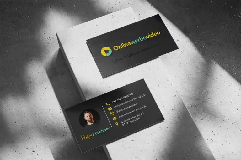 Visitenkarten-Design für Onlinewerbevideo von Philipp Züschner mit dunklem Hintergrund und gelb-türkisen Akzenten. Ein Print-Projekt von foxdot.me.